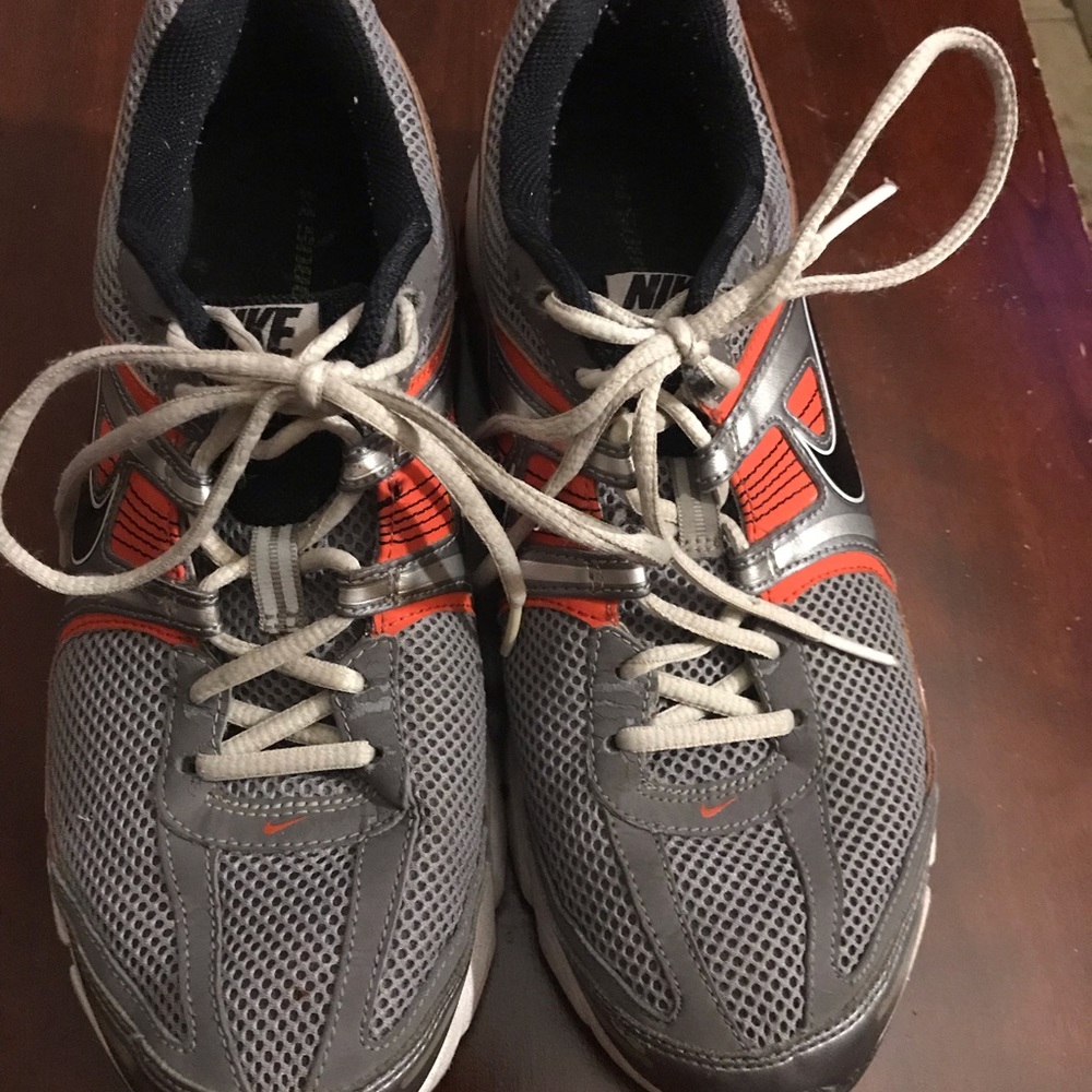 Nike Men’s Sneakers Color Gray Size 9